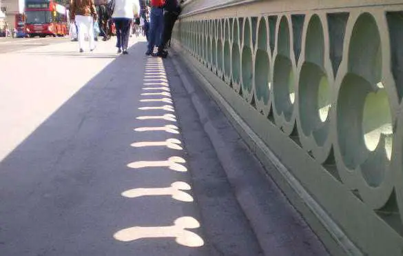 London Bridge - Penis Shadows