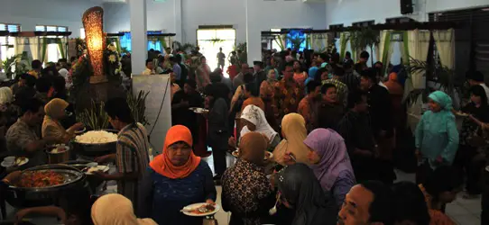 Guests At An Indonesian Wedding Reception