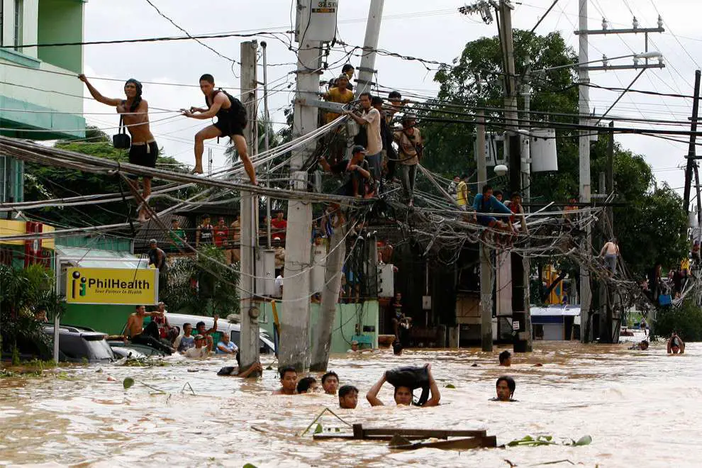 Philippines Flooding | Asia Travel Blog | Philippines Floods 2009 - Health And Safety Photo Of The Week | Asia Travel Blog | Author: Anthony Bianco - The Travel Tart Blog