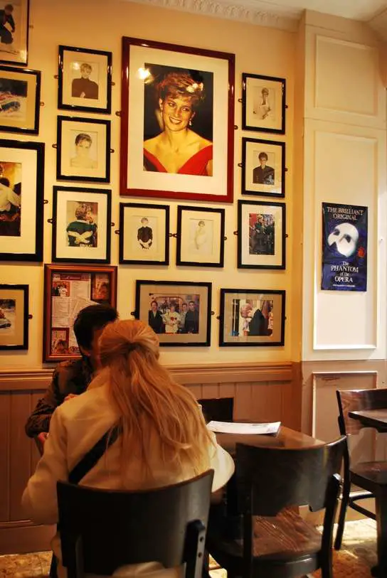 Cafe Diana Coffee Shop | Peter Moore | Princess Diana Memorial - The Cafe Diana Coffee Shop In London | Peter Moore | Author: Anthony Bianco - The Travel Tart Blog