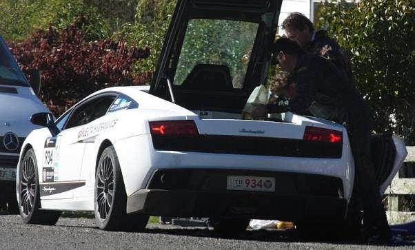 Lamborghini Gallardo Out Of Gas Funny Photo From Targa Tasmaia
