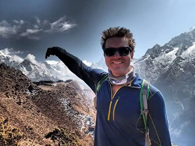 Climbing Mount Everest - John Beede