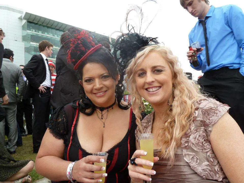 Melbourne Cup Horse Racing Funny Costumes | Oceania Travel Blog | Melbourne Cup Horse Racing - Funny Costumes! | Oceania Travel Blog | Author: Anthony Bianco - The Travel Tart Blog