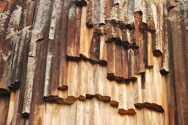 Pentagonal Rocks Mt Kaputar National Park | Australia Travel Blog | Giant'S Causeway Of Australia - Sawn Rocks. Cool Hexagonal Rock Formations | Australia Travel Blog | Author: Anthony Bianco - The Travel Tart Blog