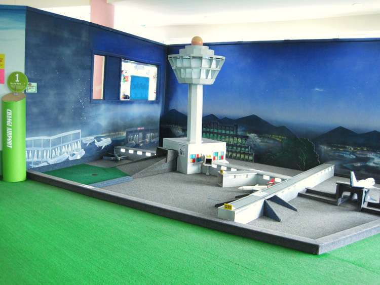 Changi Airport - Minigolf