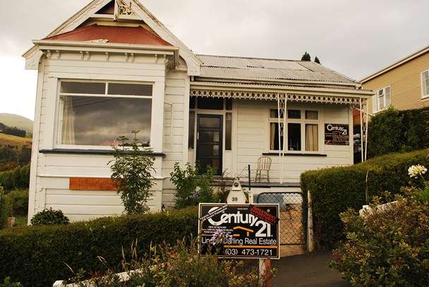 Beer Stores - Steepest Pub In The World