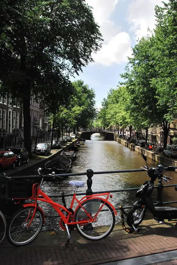 Amsterdam Canals | Netherlands Travel Blog | Dutch People - How To Piss Them Off! | Netherlands Travel Blog | Author: Anthony Bianco - The Travel Tart Blog