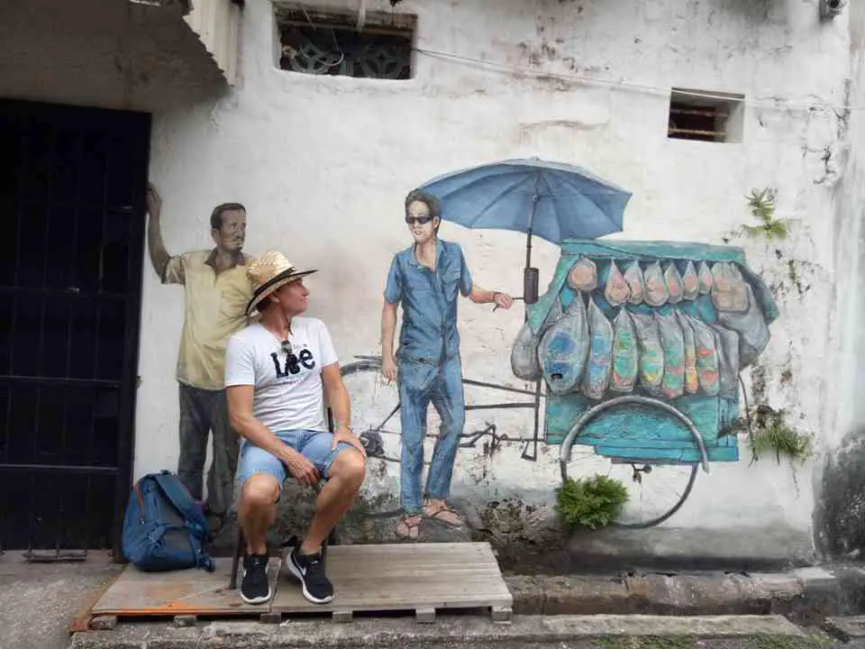 Life Imitating Art | Malaysia Travel Blog | Penang Street Art Photos - Life And Art Together? | Malaysia Travel Blog | Author: Anthony Bianco - The Travel Tart Blog