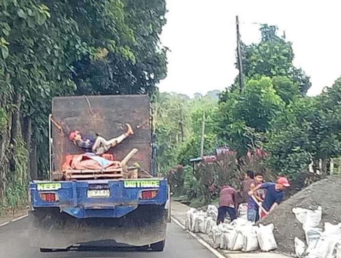 Transportation In The Philippines | Philippines Travel Blog | Weird Transportation In The Philippines! | Philippines Jeepney, Transport In The Philippines, Tricycle Philippines | Author: Anthony Bianco - The Travel Tart Blog