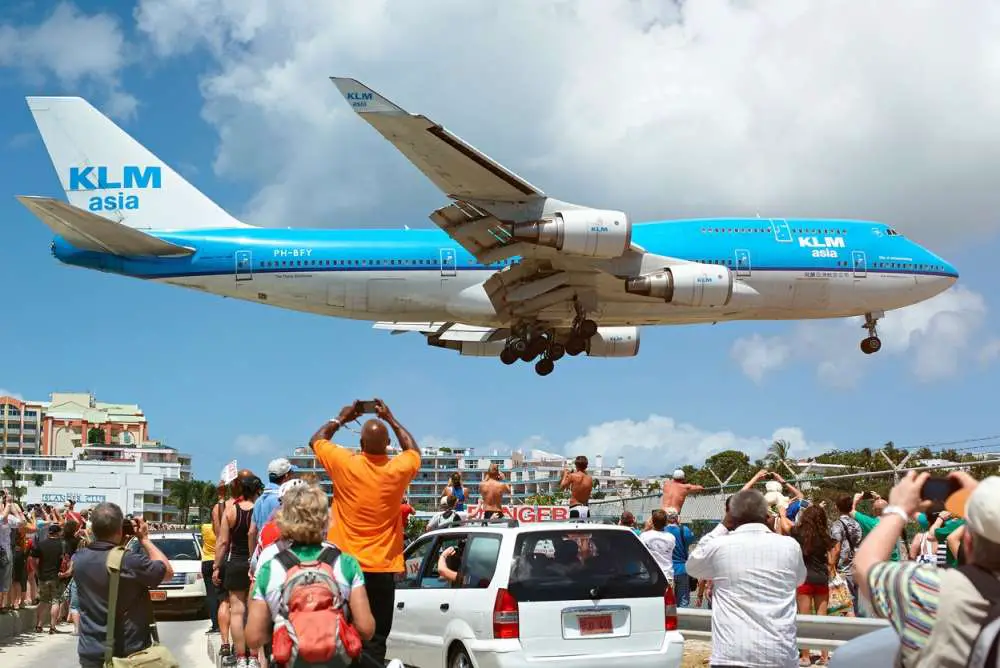 Plane Landing | Europe Travel Blog | Best Airports In The World - Princess Juliana International, St Maarten | Europe Travel Blog | Author: Anthony Bianco - The Travel Tart Blog