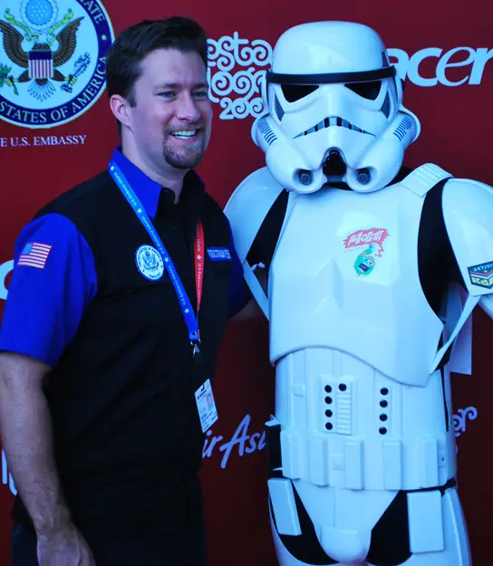 Tristram From Us Embassy With Storm Trooper For Pesta Blogger 2009
